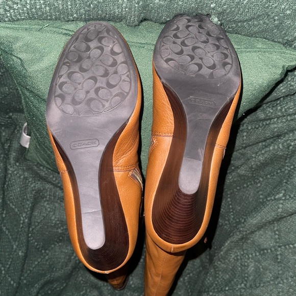 Adair Pebble Grain Leather COACH Boots - Saddle. Size 8.5 - Picture 6 of 10